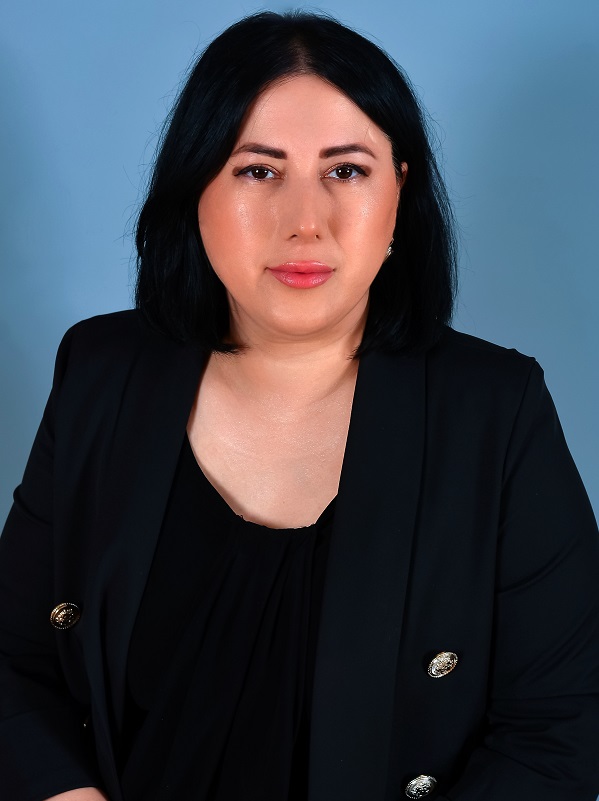 Воспитатель Демирова Альбина Мамалиевна.